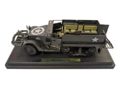 WW2 Army Armoured Personnel Carrier M3 Half Track 1:24 Die-Cast Model