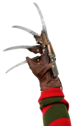 NECA A Nightmare On Elm Street 3 Dream Warriors Freddys Glove Prop Replica -Go Figure Collectables Sales 1424730513 jpg 60040b7e2ab91