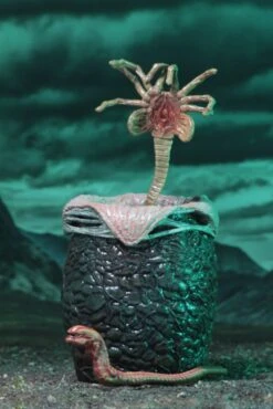 NECA Aliens Ultimate Alien Warrior 1986 Blue Variant 9" Figure -Go Figure Collectables Sales 1498799675 jpg 60046dabeb1ab