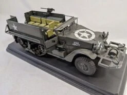 WW2 Army Armoured Personnel Carrier M3 Half Track 1:24 Die-Cast Model -Go Figure Collectables Sales 5e96a83b08cf70 21175792 jpg 60054446be287