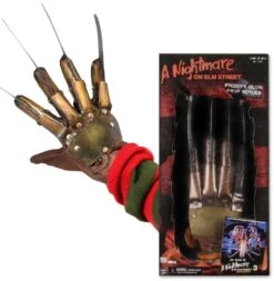 NECA A Nightmare On Elm Street 3 Dream Warriors Freddys Glove Prop Replica