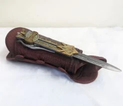 Ubisoft Assassin's Creed Movie Hidden Blade - Life Size Replica Gauntlet -Go Figure Collectables Sales pxl 20220625 052844717 jpg 62b6a06a2ad40