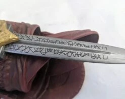 Ubisoft Assassin's Creed Movie Hidden Blade - Life Size Replica Gauntlet -Go Figure Collectables Sales pxl 20220625 052848878 jpg 62b6a0680ce42