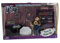 Bratz Life Style Kiss 'N' Make-Up! 2004 Make-Up Shop