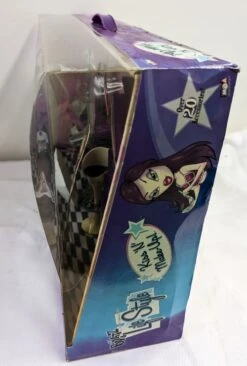 Bratz Life Style Kiss 'N' Make-Up! 2004 Make-Up Shop -Go Figure Collectables Sales pxl 20221018 024723428 jpg 634e24b9959a4