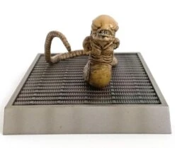 Alien Konami SF Movie Selection Vol.1 1979 Alien Chest Burster Figure -Go Figure Collectables Sales w3 jpg 642527f37748d